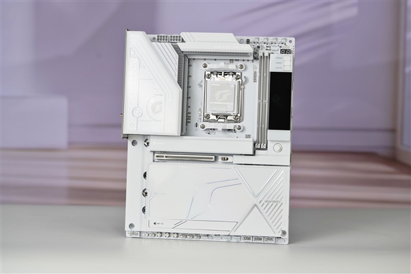华为Mate XT 2三折叠/Pura X View阔直板标配eSIM：支持四卡双待